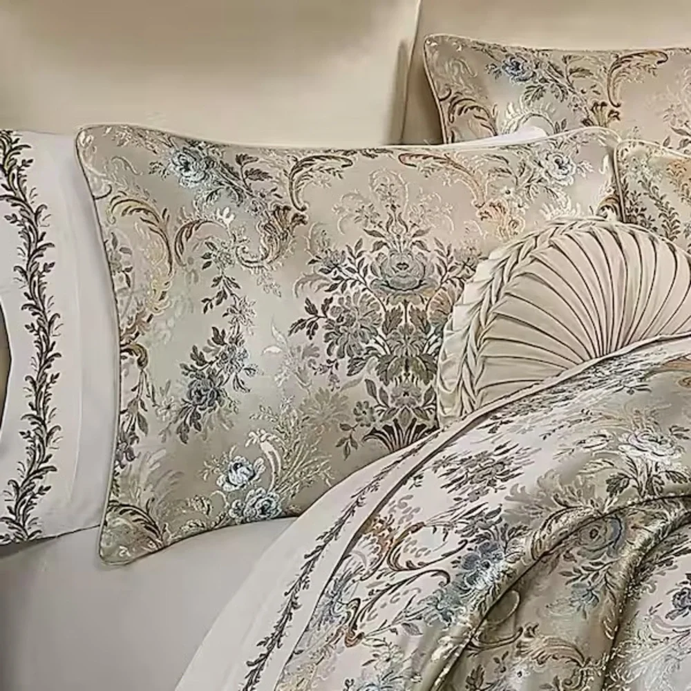 J QUEEN NEW YORK INC Jillian Polyester Queen 4Pc. Comforter Set NEW